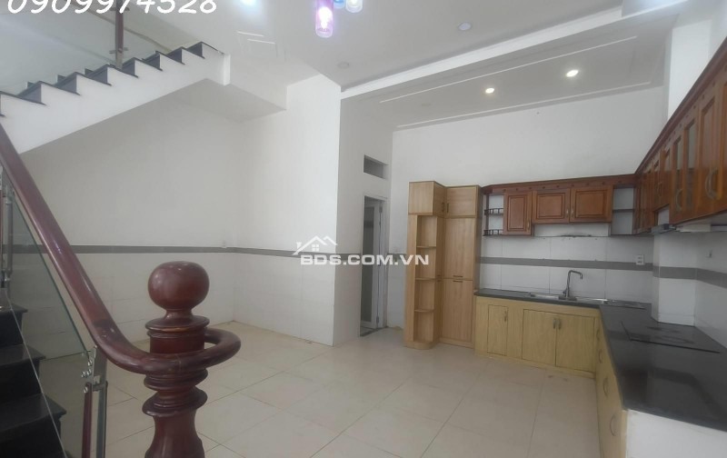 Nhà phố 3 tầng hẻm 6m sát chợ Hiệp Bình Thủ Đức sẵn nguồn thu lớn, 67m2, ngang 6m, dài 11m, 8.5 tỷ